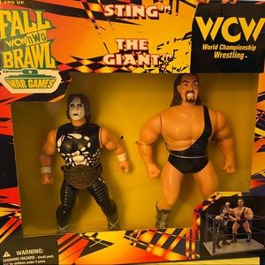 World Championship Wrestling:”Sting vs The Giant” Limited Edition Figures